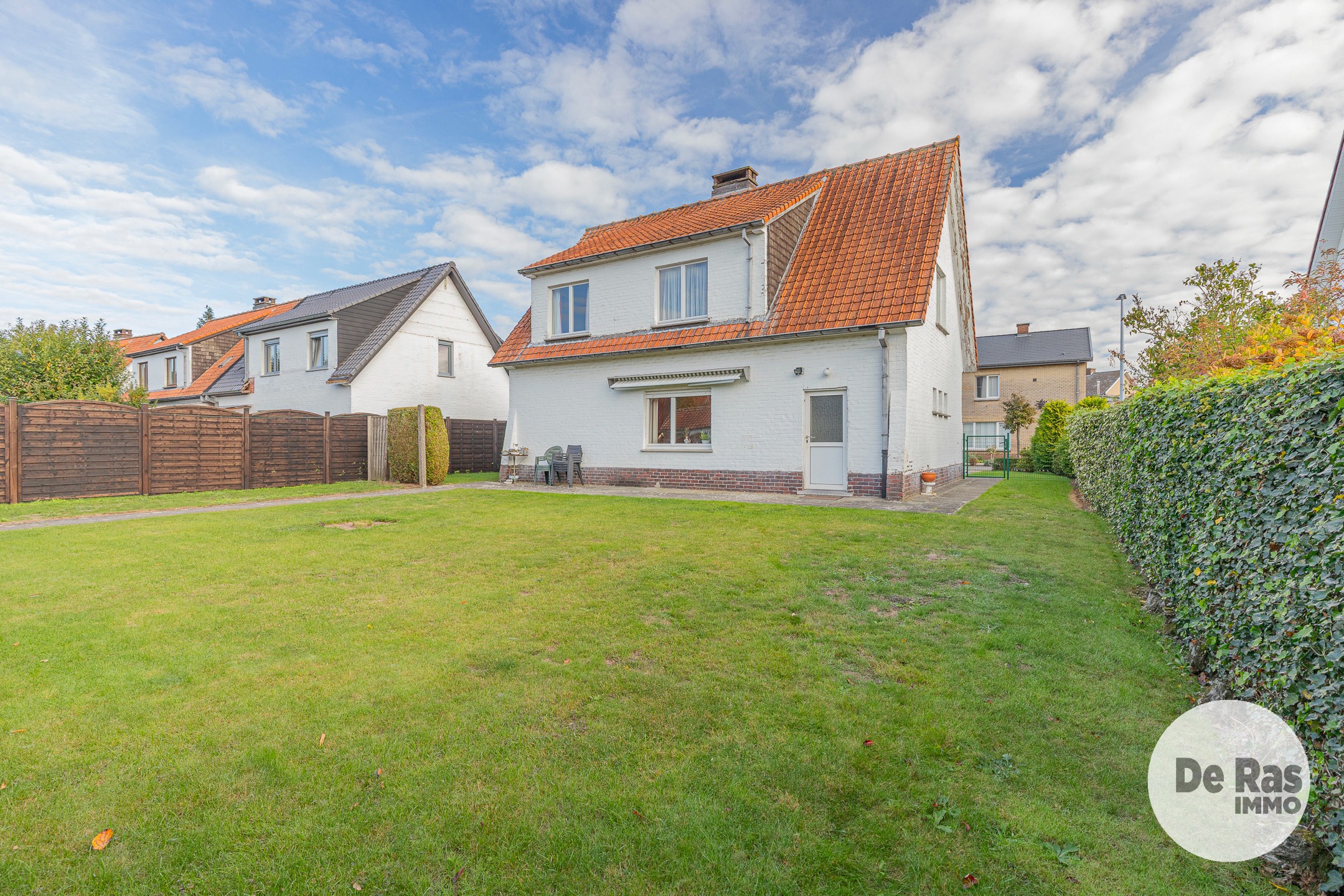 SCHELLEBELLE- Te renoveren woning in een rustige verkaveling - foto 3