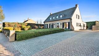 Rustig wonen in Kotem, vlak bij het centrum van MaasmechelenDeze verrassend ruime woning in Kotem biedt een oase van rust, terwijl alle voorzieningen...