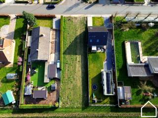 Ontdek de uitzonderlijke kansen die deze grond in Zillebeke te bieden heeft, een perfecte locatie voor wie droomt van een eigen project in...