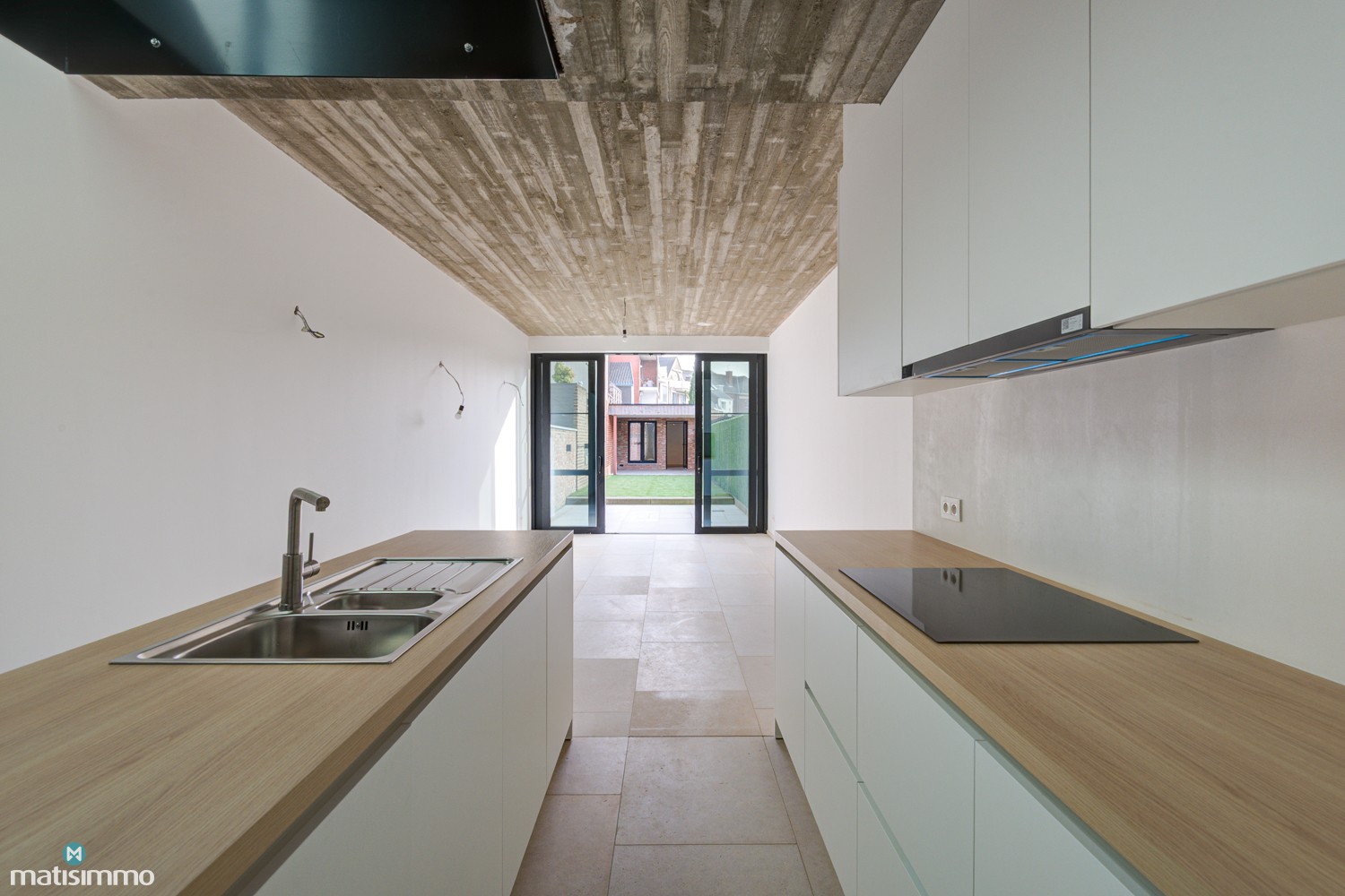 VOLLEDIG VERNIEUWDE TUSSENWONING (EPC A) MET 3 SLAAPKAMERS, BETONKELDER EN TUIN IN STADSCENTRUM BILZEN - foto 5