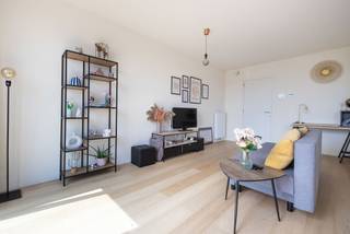 ANDERLECHT, nabij Erasmus, in een recente bouw van 2019, mooi appartement met 2 slaapkamers van ± 91m² gelegen op de 4de verdieping. Het is als...