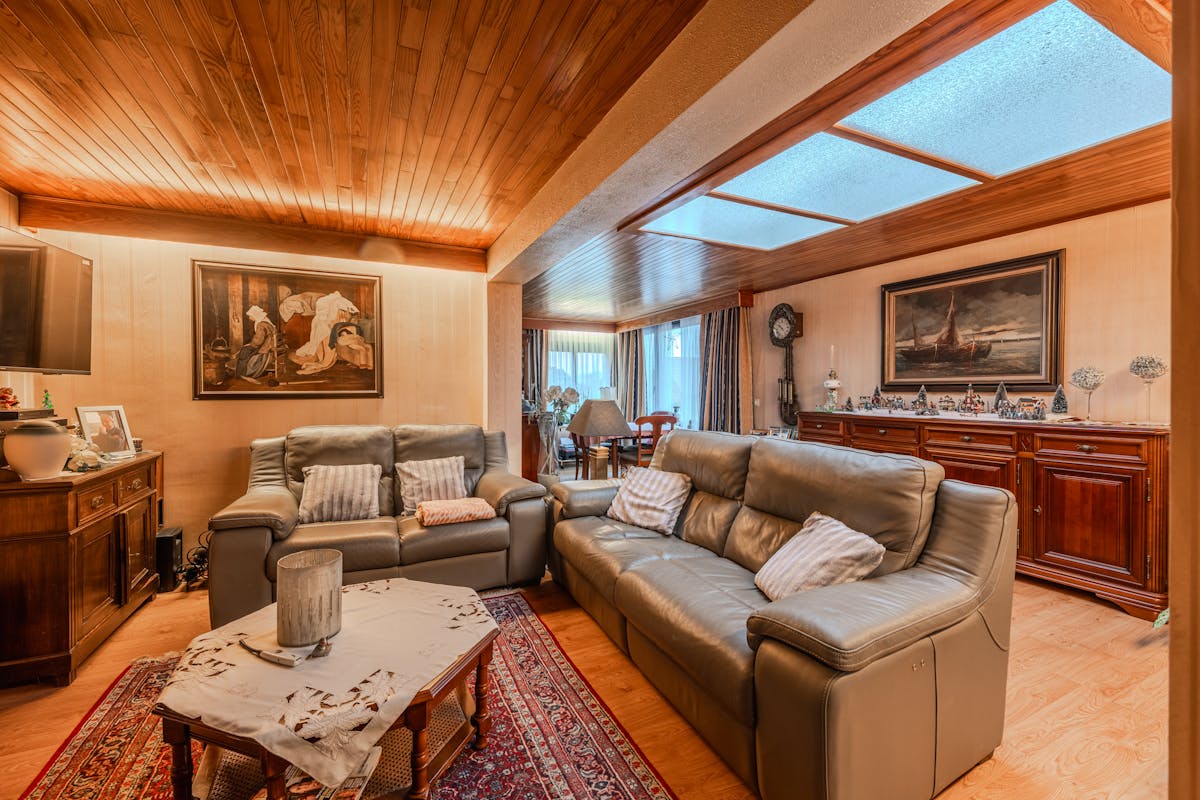 Te renoveren woning met 3 slaapkamers te koop! - foto 2