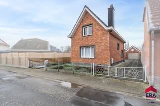 [[ DIT PAND NEEMT DEEL AAN DE ERA OPEN HUIZEN DAG OP 14/3 VAN 11:00 TOT 12:00 ]]Rustig gelegen open bebouwing te Gijzegem (Aalst)Deze open bebouwing...