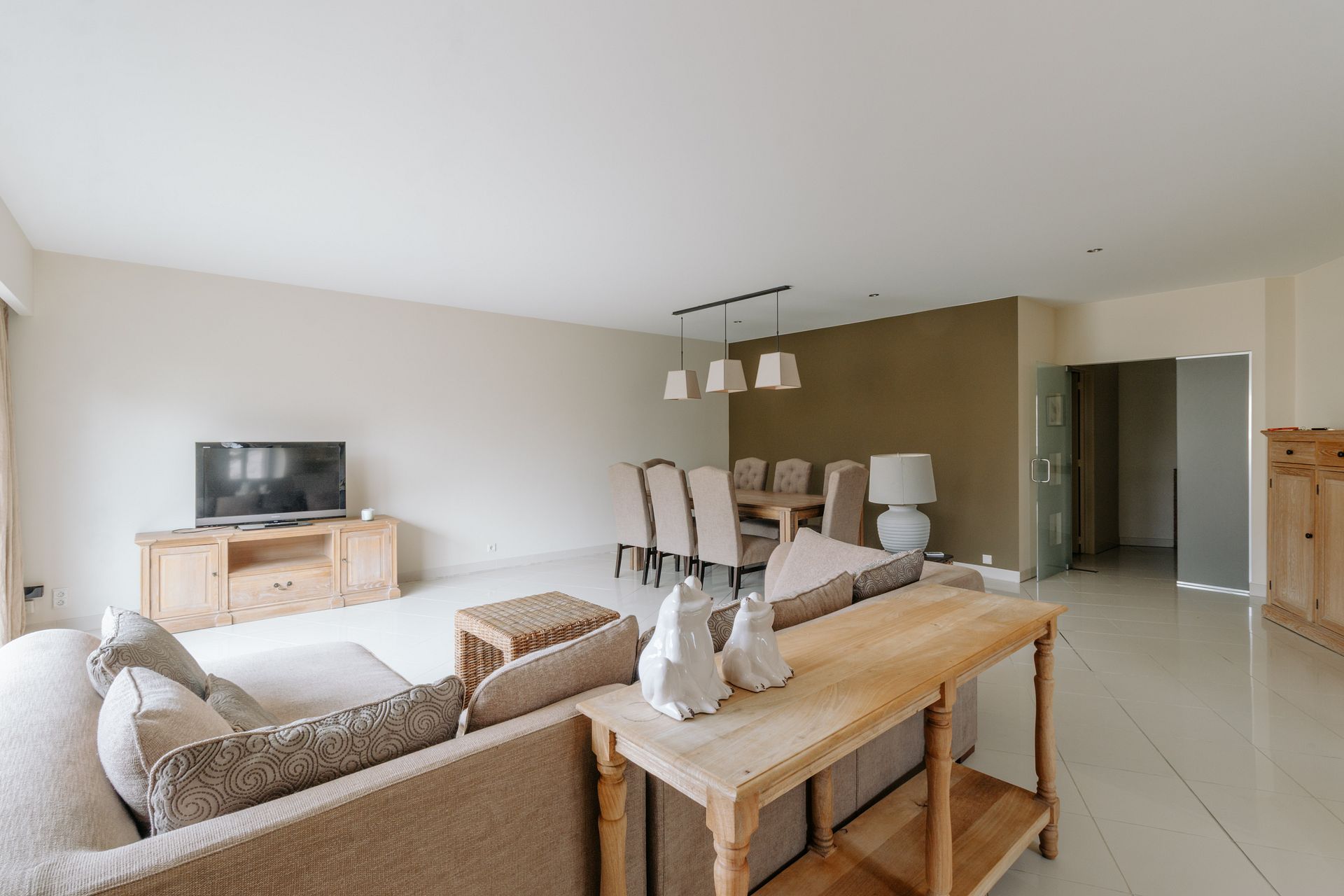 2‑slaapkamerappartement met garage in gated community - foto 5