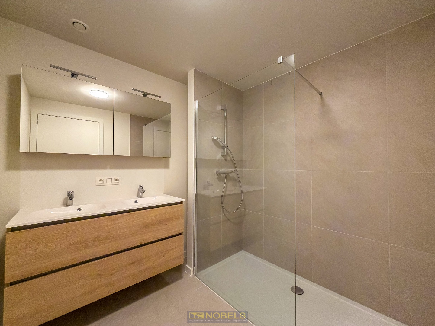 Te huur, energiezuinig appartement met terras en staanplaats te nabij centrum Ronse - foto 4