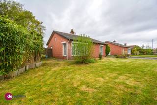 Maison à rénover avec garage à Boortmeerbeek Vous êtes à la recherche d'une maison de plain-pied avec de nombreuses possibilités, que vous pouvez...