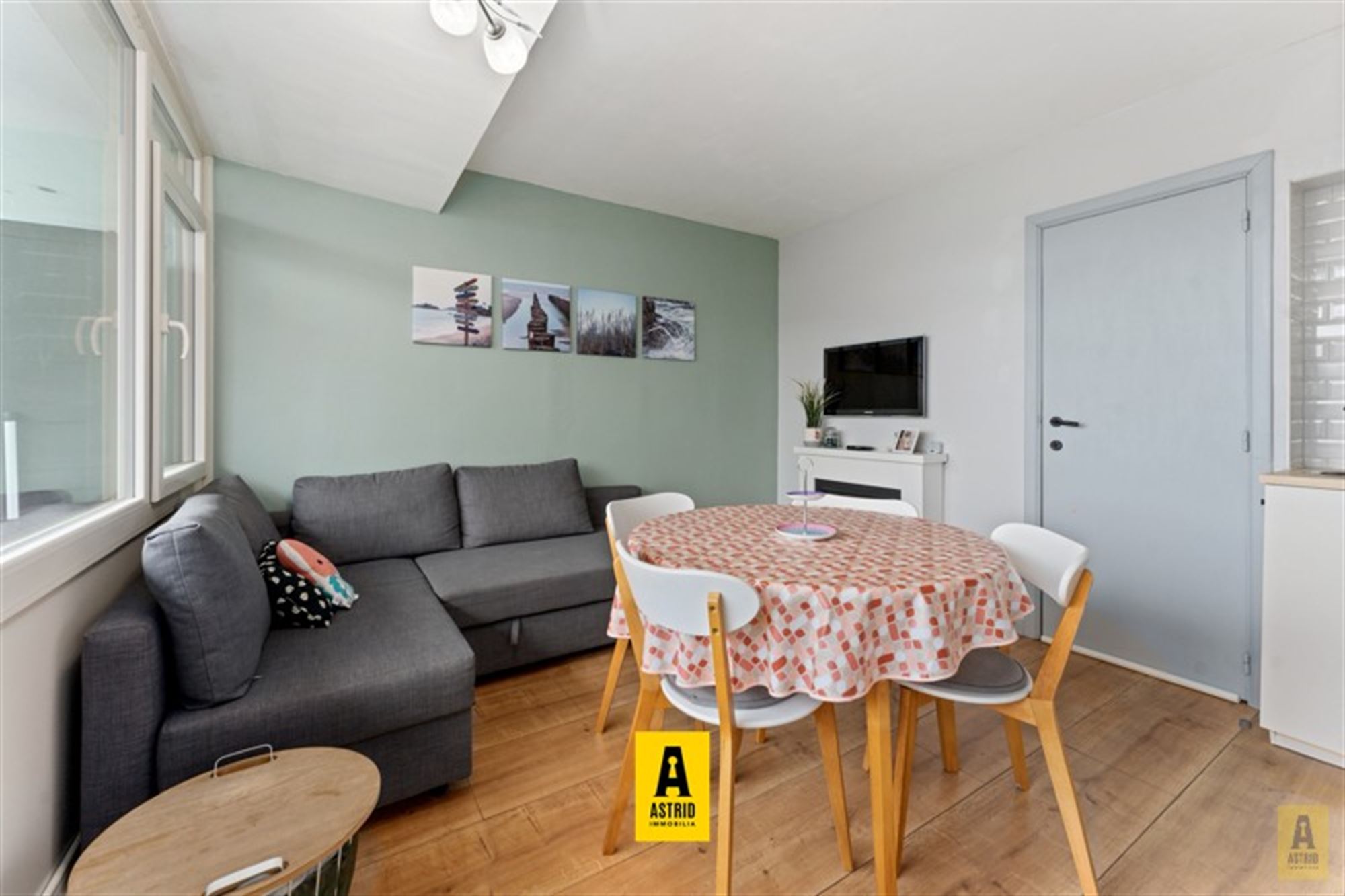 Instapklaar (gerenoveerd) lichtrijk appartement met terras in groen domein! - foto 5