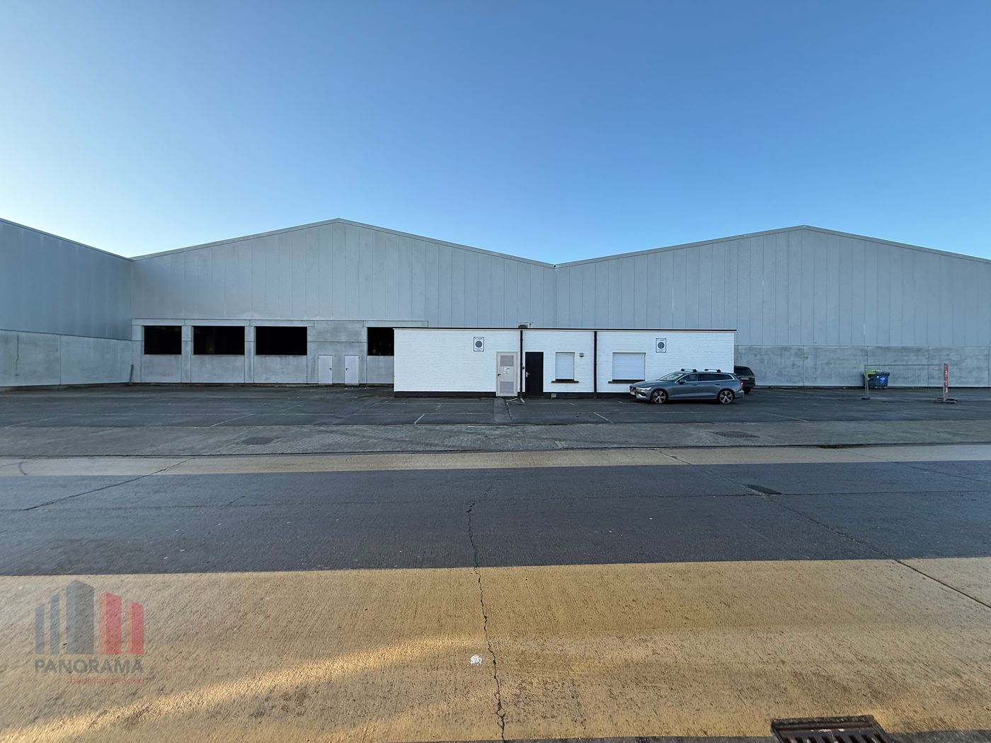 7500 m² magazijnruimte met kantoren op zeer goede locatie nabij de N35 - foto 1