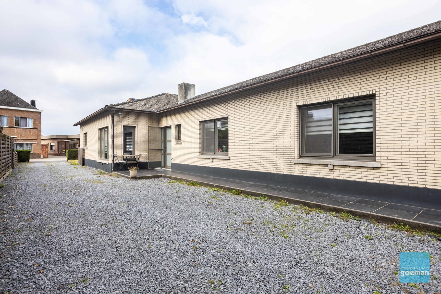 Te koop in Schellebelle instapklare bungalow. - foto 2