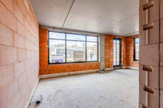 Casco handelspand in trendy wooncomplex gelegen in centrum Sint-Niklaas.Nieuwbouw handelspand van 71,6 m² . Casco aflevering (ruwbouw, winddicht,...