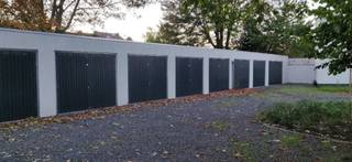 Garage te huur<br />Garage nummer 7<br /><br />oppervlakte 15m²<br /><br />Huurprijs : 75€ + BTW