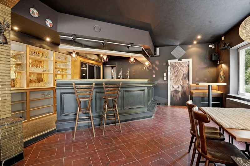 Commercieel pand met woonst en feestzaal op zichtbare locatie te Tielt 🏠 - foto 4