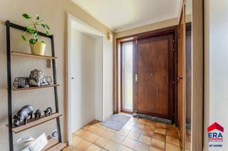 Landelijk gelegen woonst met loods(340m²) op 2530m².Indeling: * Woning:   * gelijkvloers: inkomhal, aparte wc, living, 3 slaapkamers, keuken,...
