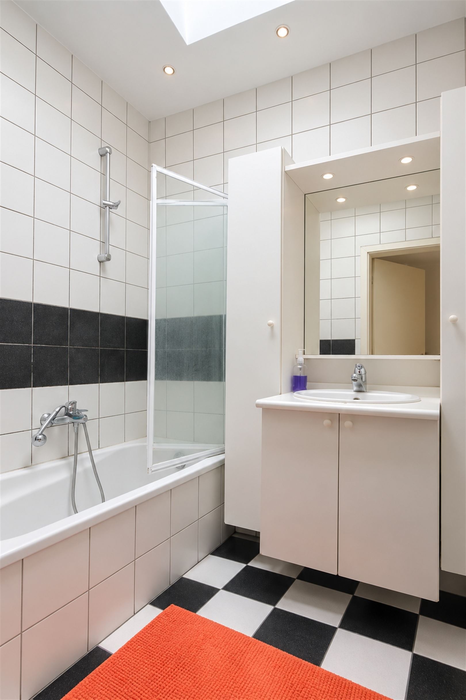 Instapklare woning met garage en tuin op centrale ligging - foto 4