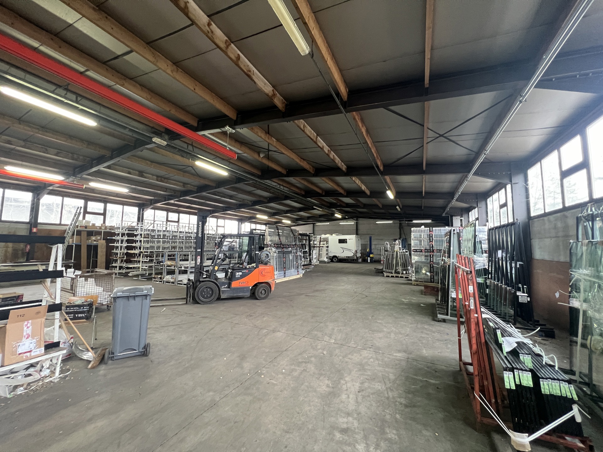 TE HUUR - BEDRIJFSHAL GENK 1000m² (opdeelbaar) - Woudstraat - foto 3