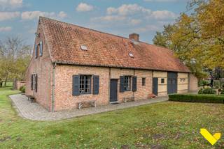 Unieke authentieke langgevelhoeve in Herselt, gelegen aan de Grensstraat, op een uitzonderlijk perceel van 19.921m² met een bruikbare oppervlakte...