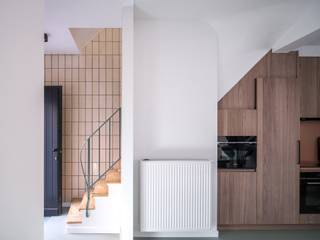 Stylishly renovated house in a prime location near Ghent SouthEPC: AMobiscore: 9.4/10This fully renovated townhouse with two bedrooms, a cozy...