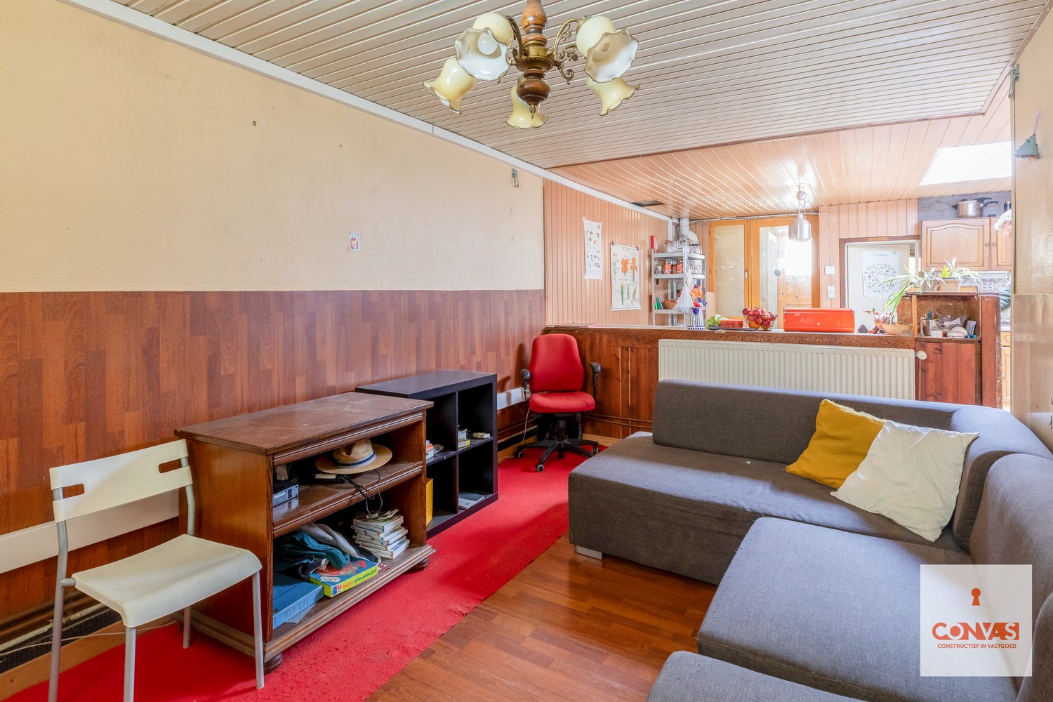 Op te frissen rijwoning met vier slaapkamers - foto 5