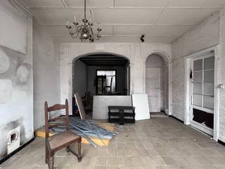 In het hart van Eeklo, bevindt zich dit volledig te renoveren pand met uitgesproken project- en investeringspotentieel. Deze eigendom is...