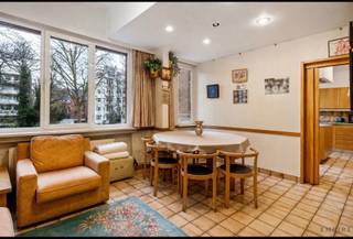 Ruim en lichtrijk duplexappartement (ca. 249 m²) met 4 terrassenBent u op zoek naar een comfortabele en centraal gelegen duplex in Antwerpen? Dit...