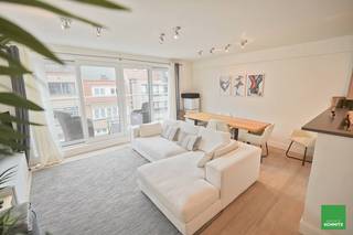 (ongemeubeld) Zonnig appartement in een recente residentie voorzien van een hoogwaardige afwerking. Indeling: Inkom, grote leefruimte met...