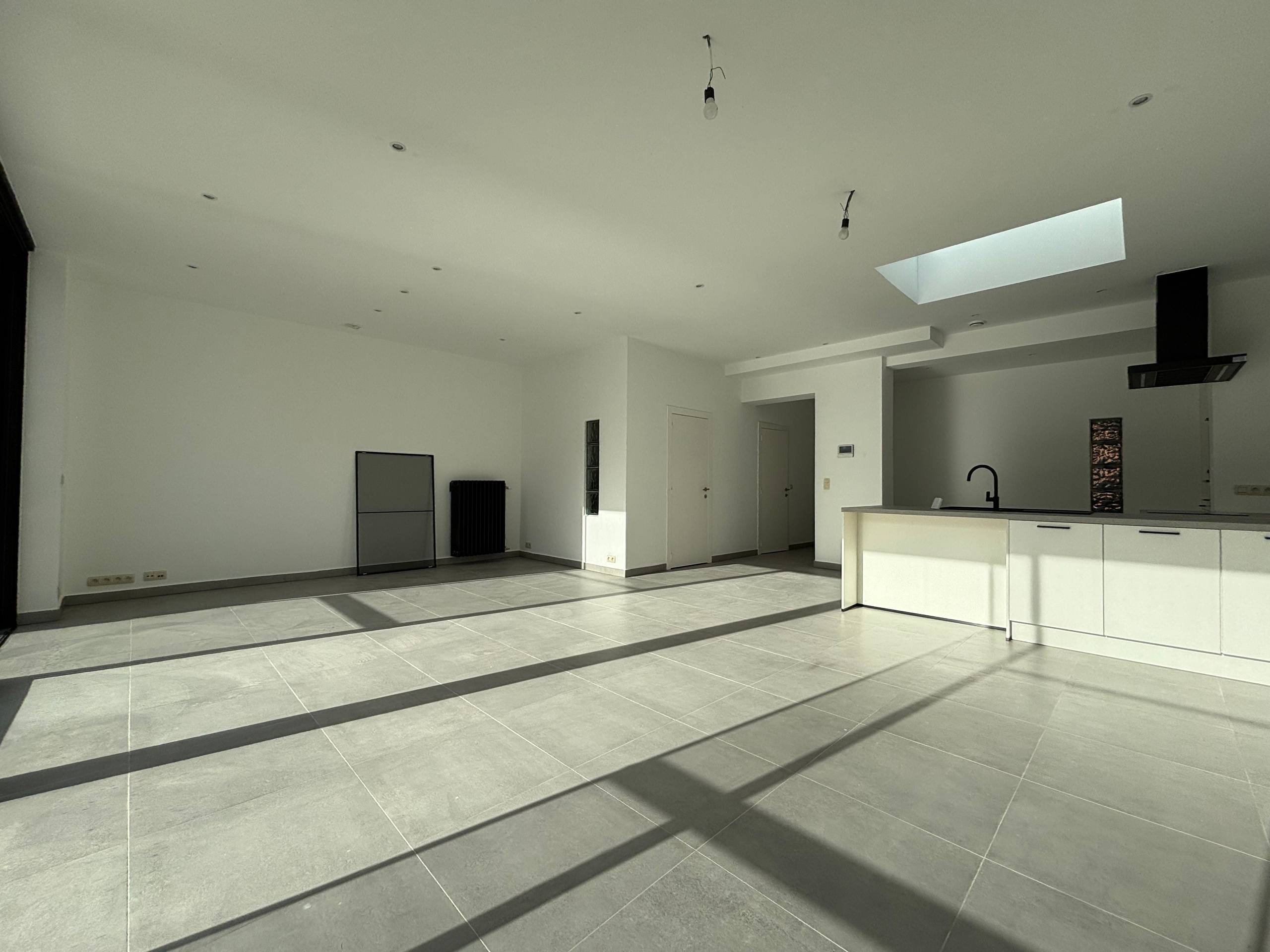 Lichtrijk gelijkvloers appartement met tuin in Zottegem - foto 4