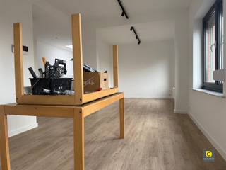 GERENOVEERD  APPARTEMENT IN NIELDit aantrekkelijke appartement van 84 m² (volgens EPC-attest), gelegen in het levendige Niel, biedt een perfecte...