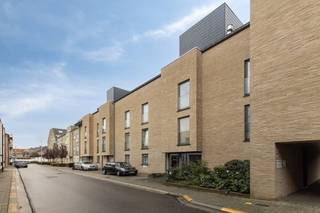 This recent apartment is located on the third floor of a small-scale residence in the center of Oudenaarde (Bevere), within walking distance of...