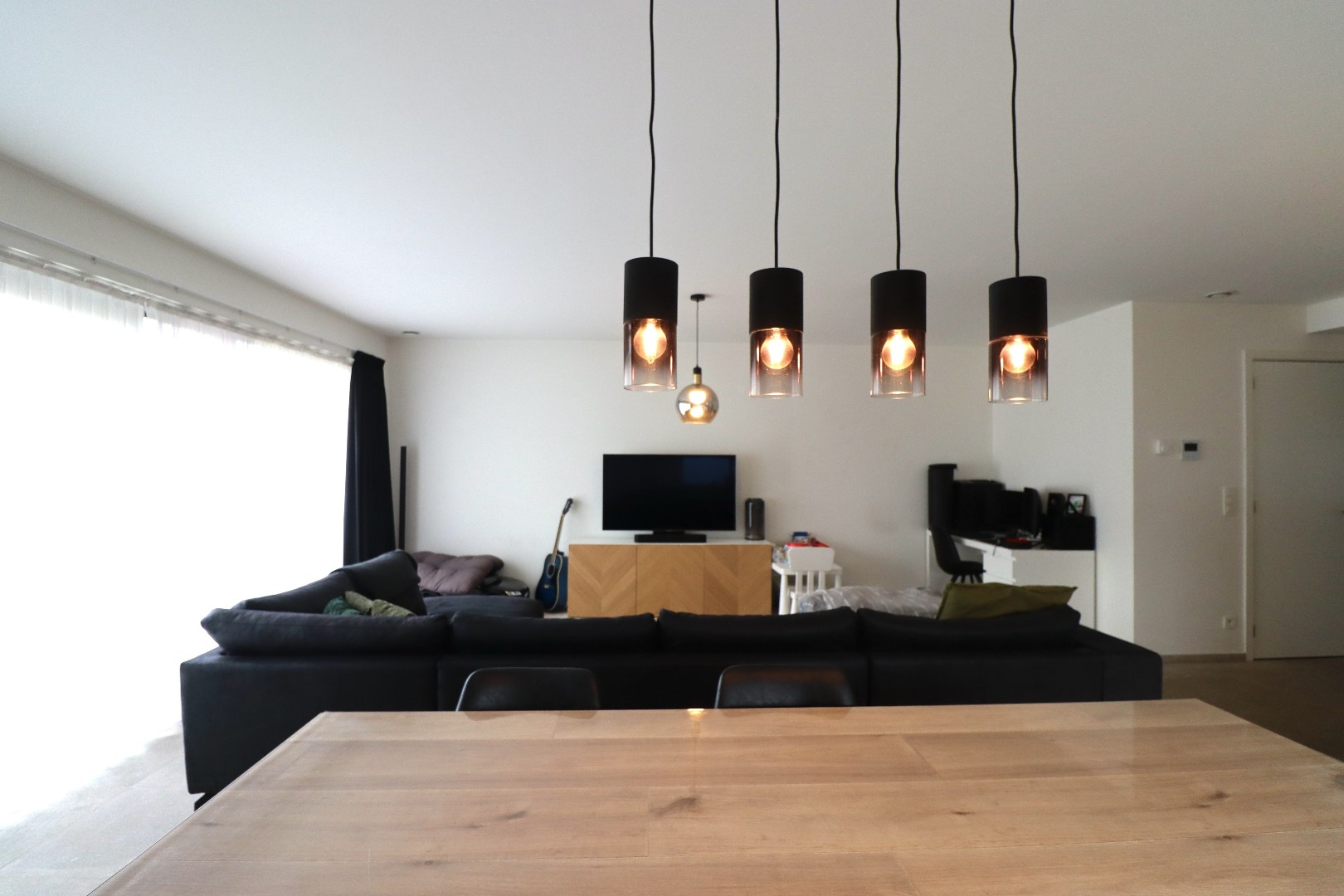 Gelijkvloers appartement met twee slaapkamers, tuin en garage te huur in het centrum van Haasdonk - foto 2