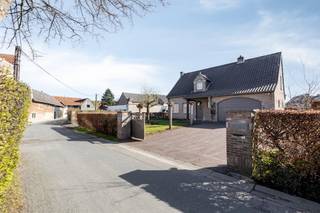 In de idyllische Voerstreek vinden we dit schitterende huis in 's-Gravenvoeren. De woning werd gebouwd in 1992, en kreeg in 2017 een...