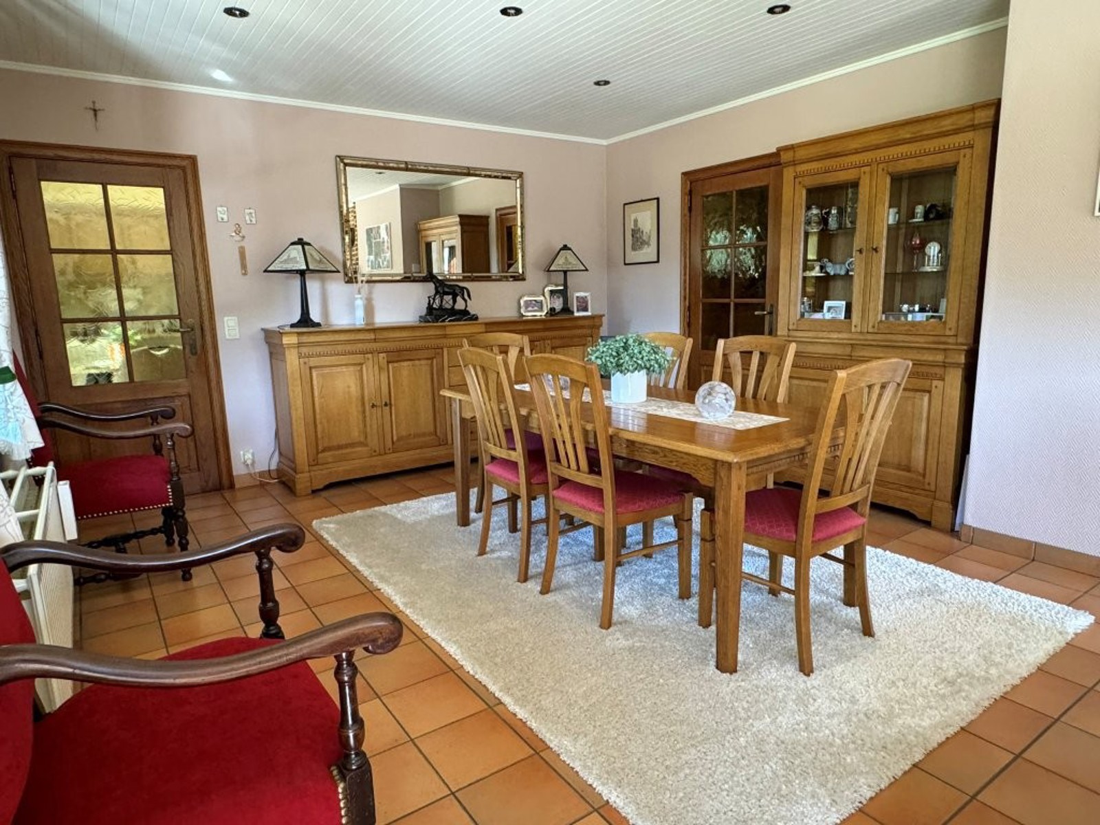 Ruime en mooi onderhouden woning met grote tuin. - foto 4