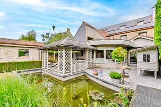 KIJKDAG ZATERDAG 25/04 VAN 10U TOT 12U! (graag vooraf inschrijven) Unieke woning met polyvalente ruimte en zonnige tuin. In het landelijke...