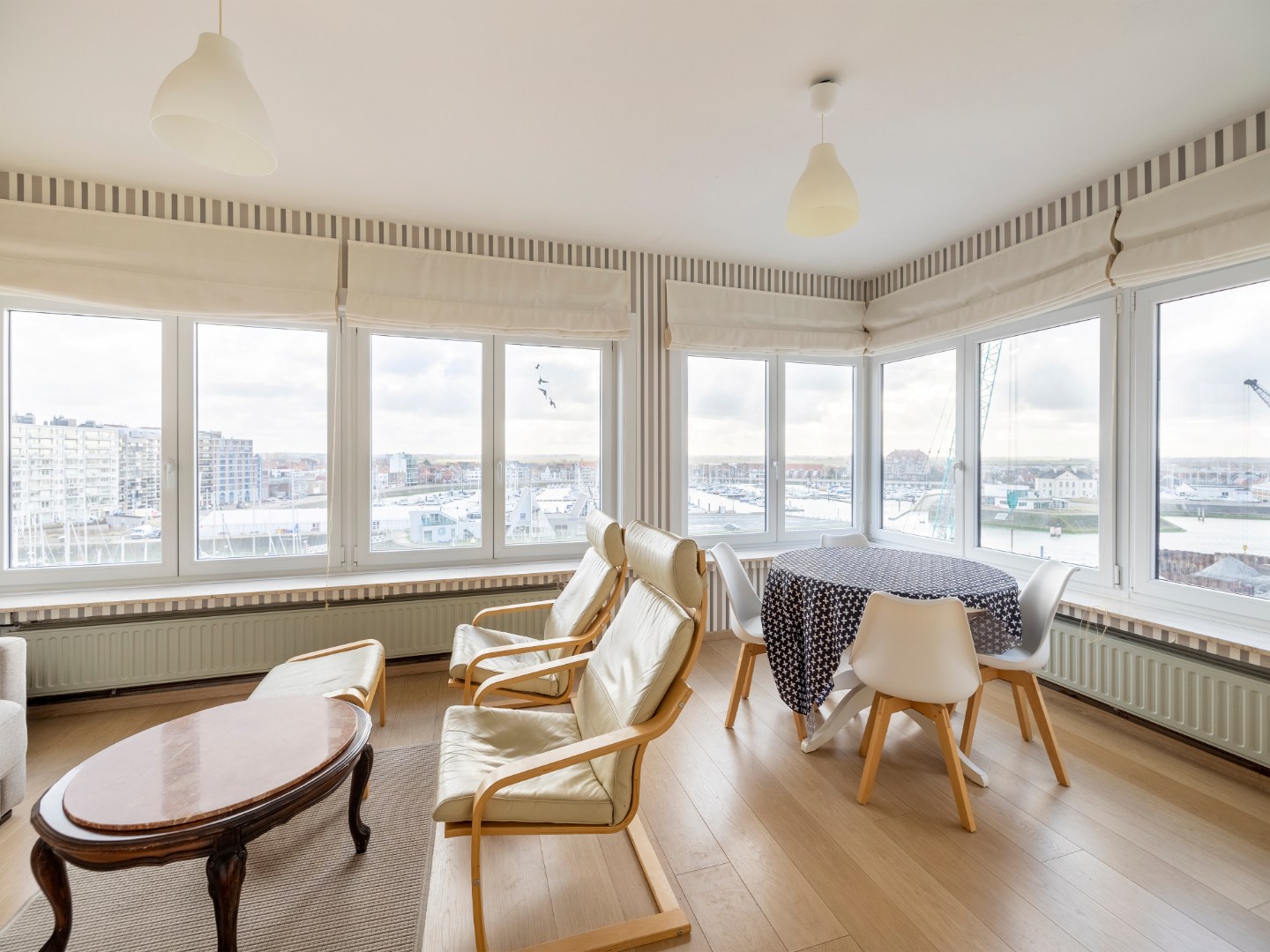 Zonnig, gemeubeld en instapklaar appartement vlak aan zee in Blankenberge - prachtig uitzicht - foto 5