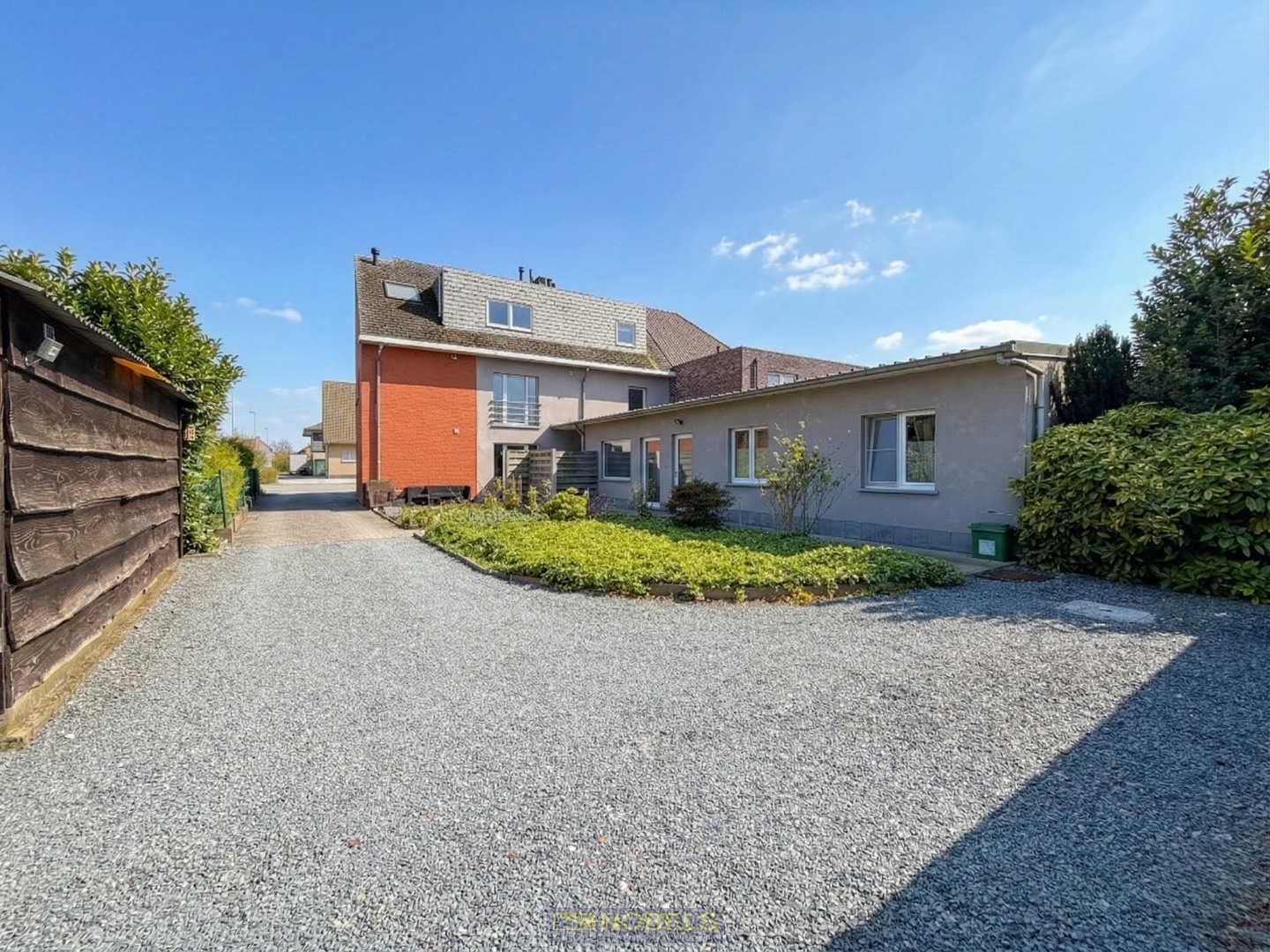 Te koop, Opbrengsteigendom met 4 verhuurde appartementen op strategische ligging te Merelbeke! - foto 3