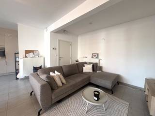 Cet appartement magnifiquement rénové est situé dans le centre de Runkst (Hasselt). L'appartement a été entièrement rénové il y a quelques années...