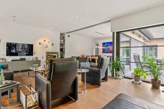 Op een fantastische locatie in Keerbergen bevindt zich deze ruime gelijkvloerse woning (235m² bewoonbaar) met 3 slaapkamers, 2 badkamers,...