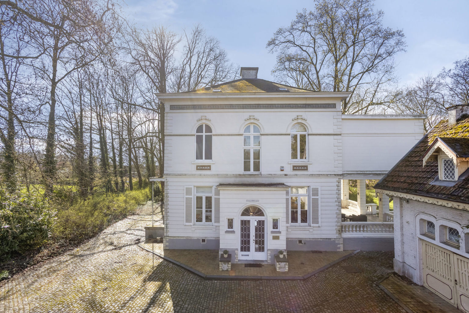 VILLA MET KOETSHUIS EN LANDGOED IN TIENEN - foto 3