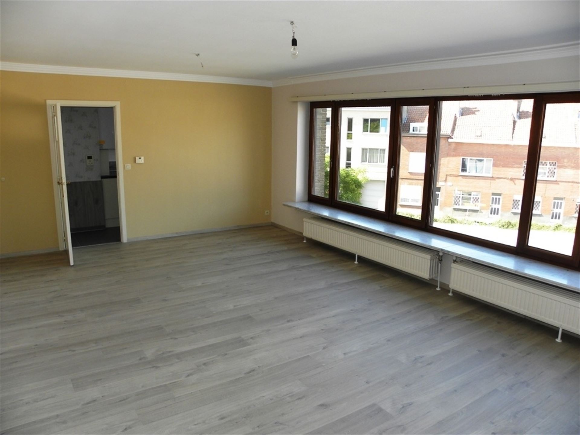 Ruim en lichrijk appartement met 3 slaapkamers - foto 4