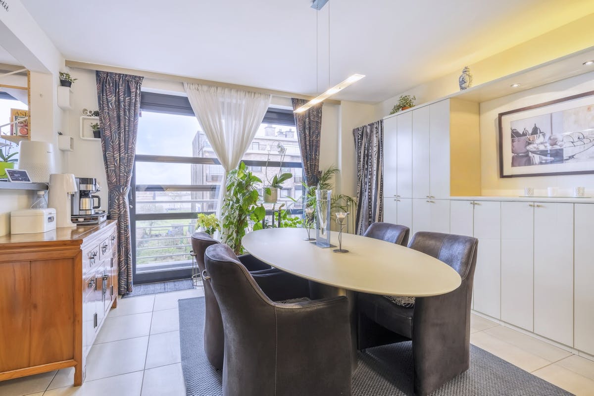 Apartment with 2 terraces and garage for sale in Wilrijk - photo 2