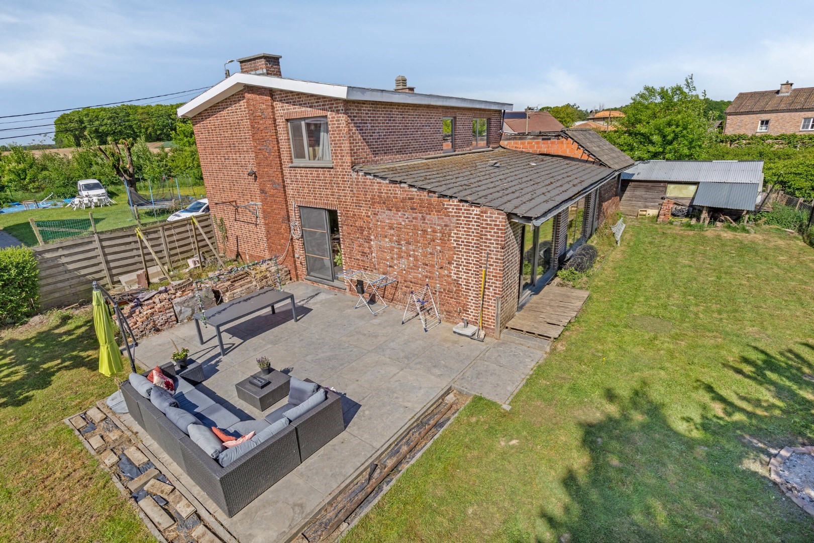Goed gelegen open bebouwing met 4 slaapkamers en tuin in Kerkom - EPC 540 kWh/m² - bewoonbare oppervlakte 238  m² - foto 2