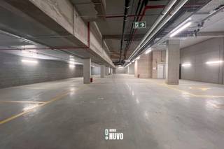 Overdekte staanplaats in nieuwbouwproject zuidkaai   Deze ondergrondse staanplaats bevindt zich in een afgesloten garage onder het gebouw van...