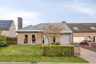 Deze instapklare halfopen woning is gelegen in de Leopoldlaan, een rustige en kindvriendelijke straat op wandelafstand van het centrum van...