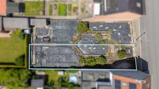 Deze bouwgrond (lot 3) van 223 m2 groot is geschikt om er een gesloten bebouwing te realiseren met een straatbreedte van 7,27 meter. Het gelijkvloers mag tot 17 meter diep gebouwd worden, de eerste verdieping tot 13 meter diep en de dakverdieping mag maximaal 9 meter diep gebouwd worden. <br /><br />De volledige stedenbouwkundige voorschriften zijn beschikbaar via eenvoudig verzoek. <br /><br />Geniet van een zeer geliefde en rustige locatie, met verschillende scholen en het treinstation op wandelafstand. Bovendien zijn er voldoende winkels in de buurt en is zowel de fietsostrade als de autosnelweg vlot te bereiken. <br /><br />Pandenjagers is een innovatief vastgoedkantoor en kiest bewust voor een unieke en transparante aanpak. Bij ons bestaat de totale aankoopprijs altijd uit de optelsom van twee duidelijke onderdelen: de adviesprijs die bovenaan in de advertentie vermeld staat, plus onze vaste commissie van 10.000 euro incl. BTW. Dankzij deze open prijsstructuur krijgt u als koper vanaf het eerste moment een eerlijke inkijk hoe de totale prijs van het pand tot stand is gekomen. <br /><br />Interesse? Contacteer ons via 015/677.000 of info@pandenjagers.be.