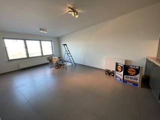 Op wandelafstand van CENTRUM BRUGGE vinden we dit recent, praktisch appartement terug. Indeling: inkomhal met 2 ingemaakte...