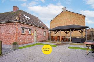 In het charmante Ramskapelle bevindt zich deze instapklare halfopen bebouwing (2009), momenteel ingericht als vakantiewoning en ideaal als...