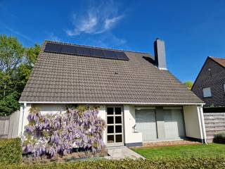 LiggingDeze vrijstaande woning is uitstekend gelegen in Sint-Denijs-Westrem, vlakbij Gent. U geniet hier van een rustige woonomgeving met tegelijk...