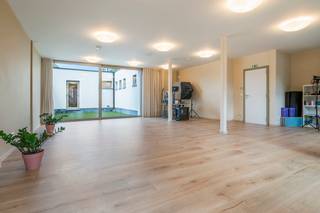 Bent u op zoek naar een commercieel strategische werksituatie nabij het centrum van Dendermonde? Dan leest u best even verder.De strategisch...