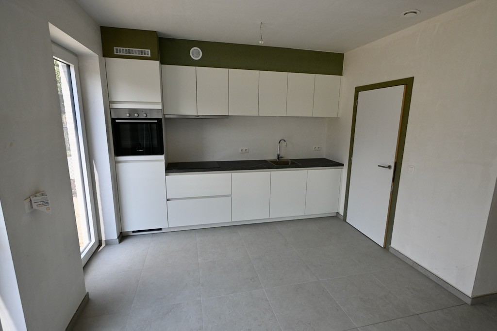 Nieuwbouwwoning in centrum Broechem met 3  tot 4  slaapkamers ! - foto 5