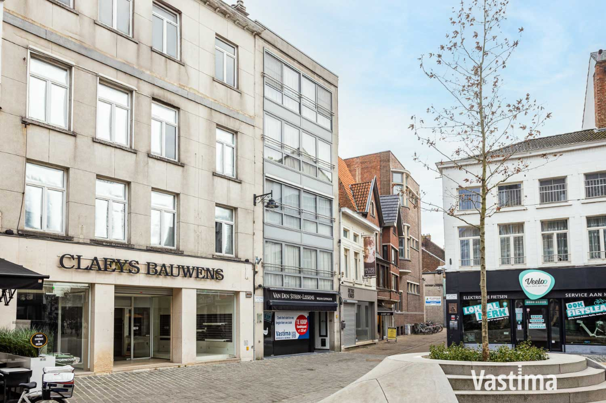 Handelszaak met ruime werk- en opslagplaats in Aalsterse winkelstraat - foto 4