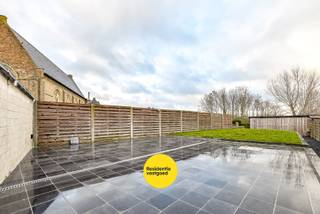 Deze charmante halfopen bebouwing in het rustige Mannekensvere biedt een mooie combinatie van comfort, licht en een aangename leefindeling. Met...